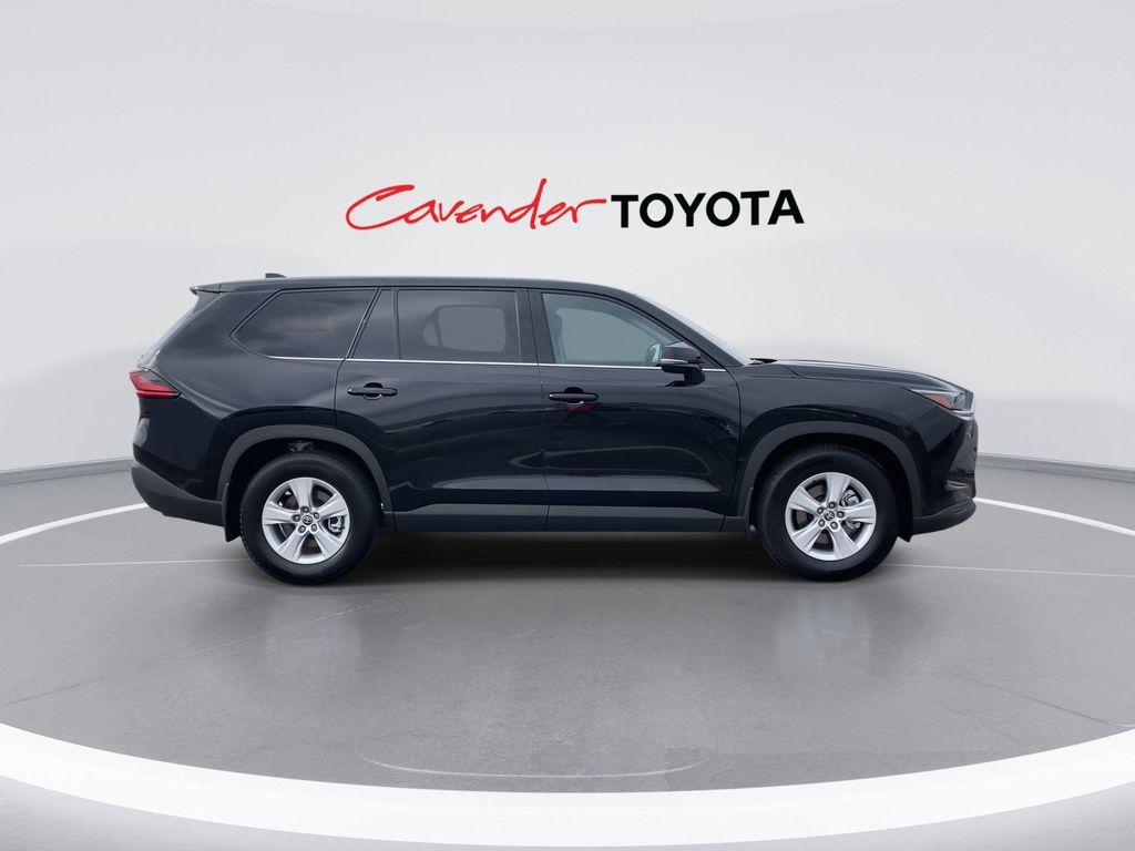 used 2025 Toyota Highlander car, priced at $42,992