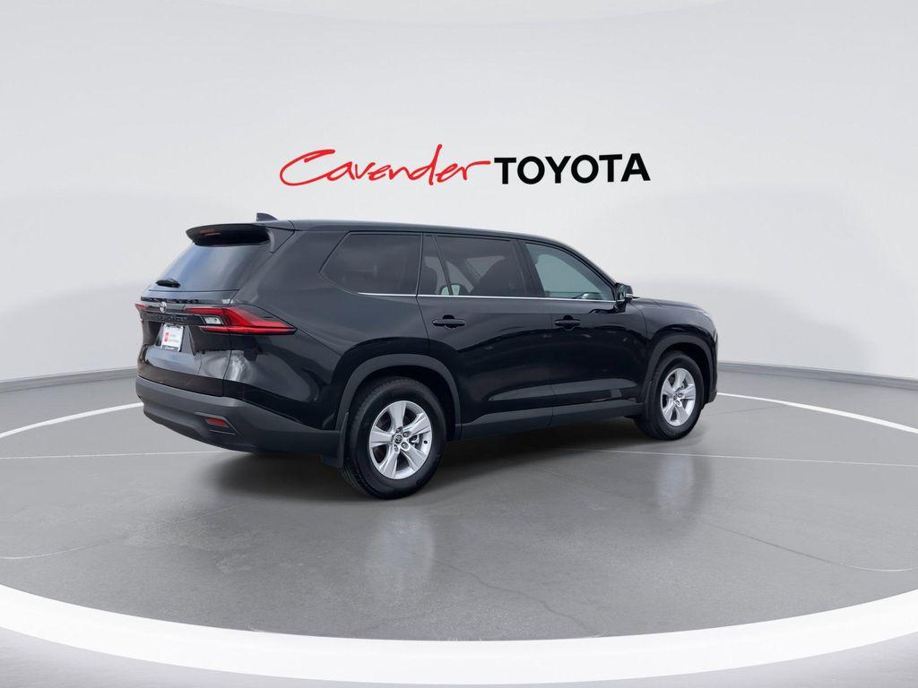 used 2025 Toyota Highlander car, priced at $42,992