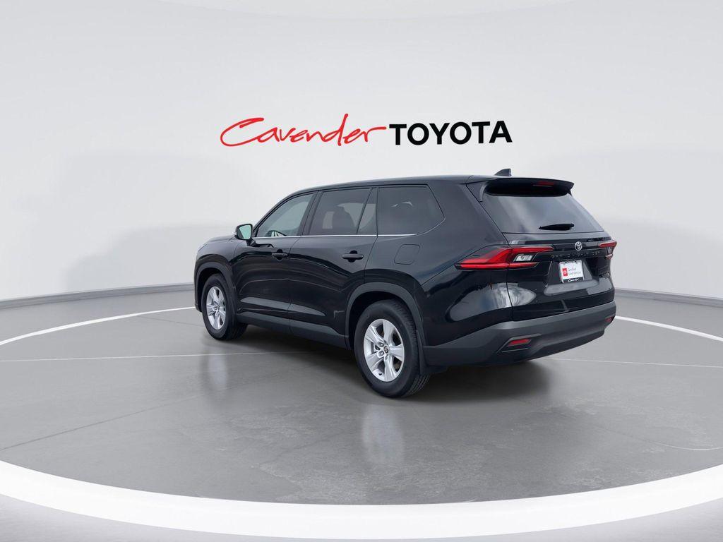used 2025 Toyota Highlander car, priced at $42,992