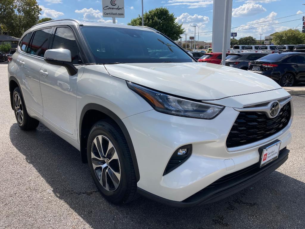 used 2020 Toyota Highlander car, priced at $29,995