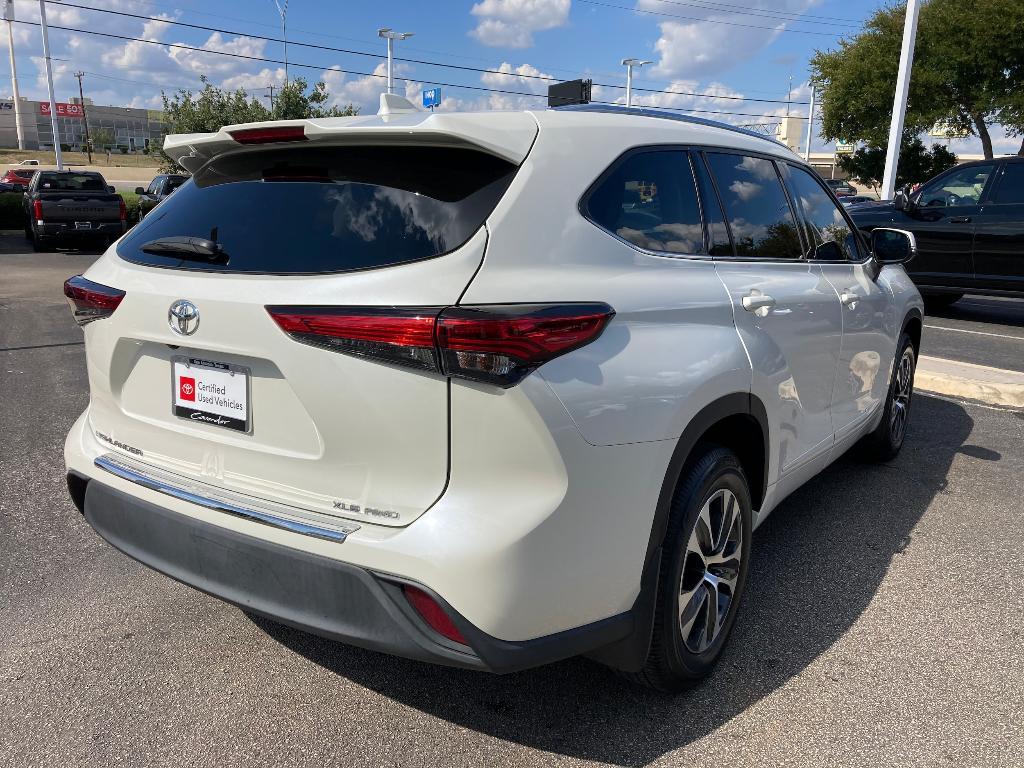 used 2020 Toyota Highlander car, priced at $29,995