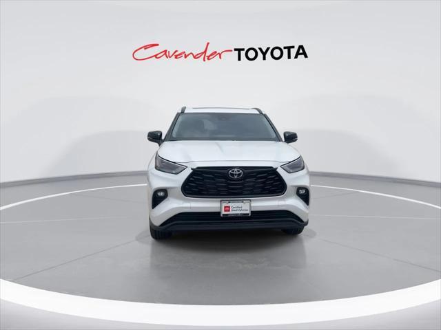 used 2025 Toyota Highlander Hybrid car, priced at $52,991