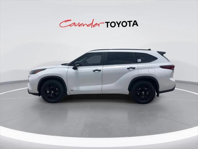 used 2025 Toyota Highlander Hybrid car, priced at $52,991