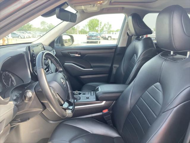 used 2021 Toyota Highlander car, priced at $29,495
