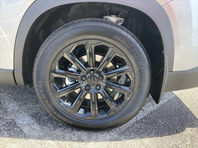 used 2025 Toyota Highlander car, priced at $46,991