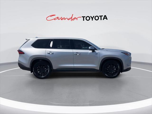 used 2025 Toyota Highlander car, priced at $46,991