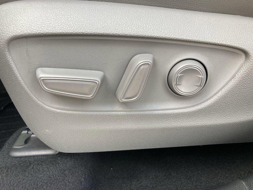 used 2020 Toyota Highlander car, priced at $31,995
