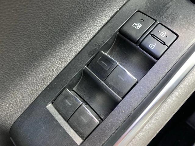 used 2020 Toyota Highlander car, priced at $31,995