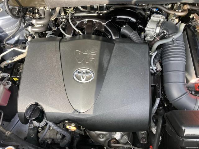 used 2020 Toyota Highlander car, priced at $31,995