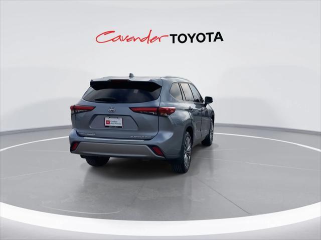 used 2020 Toyota Highlander car, priced at $31,995