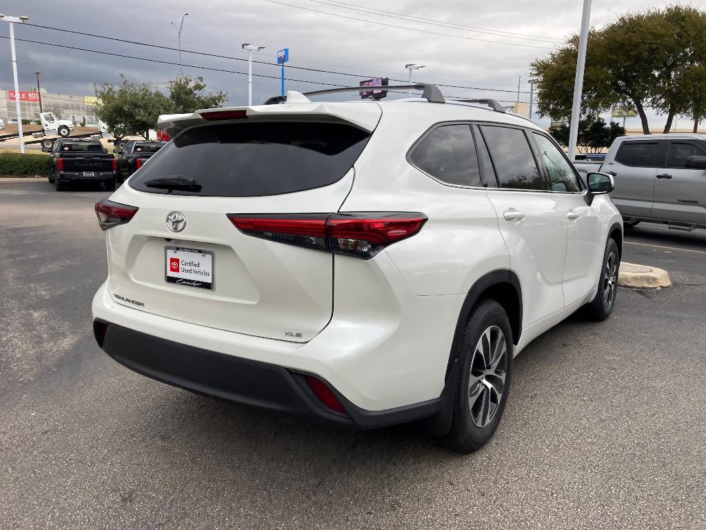 used 2021 Toyota Highlander car, priced at $30,995