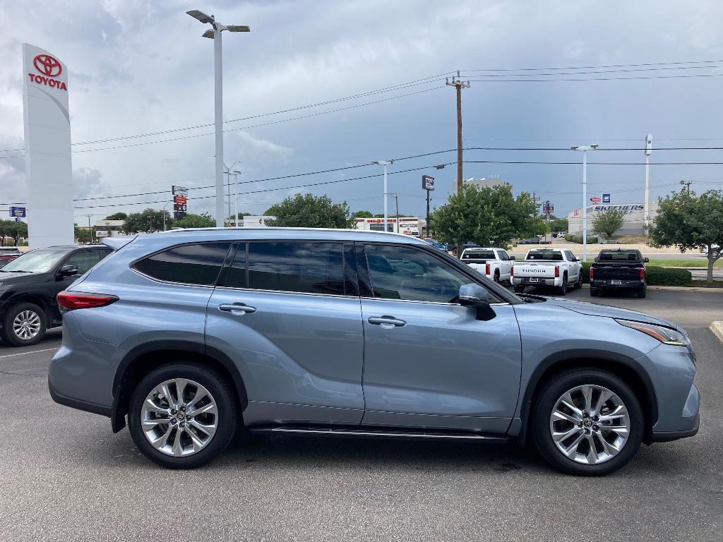 used 2021 Toyota Highlander car, priced at $33,995