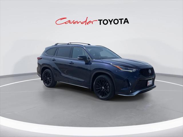 used 2024 Toyota Highlander car, priced at $44,991