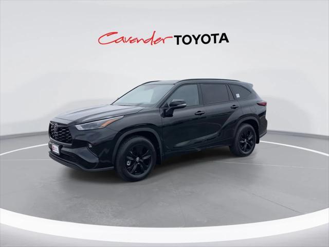 used 2025 Toyota Highlander Hybrid car, priced at $50,991