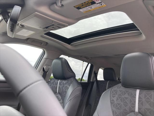 used 2025 Toyota Highlander Hybrid car, priced at $50,991