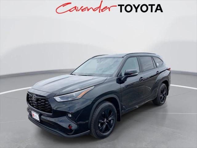 used 2025 Toyota Highlander Hybrid car, priced at $50,991
