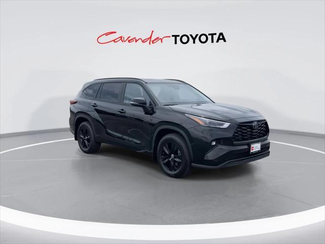 used 2025 Toyota Highlander Hybrid car, priced at $50,991