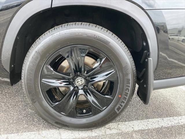 used 2025 Toyota Highlander Hybrid car, priced at $50,991