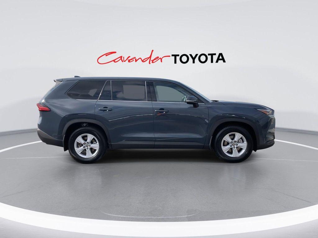 used 2025 Toyota Highlander car, priced at $42,992
