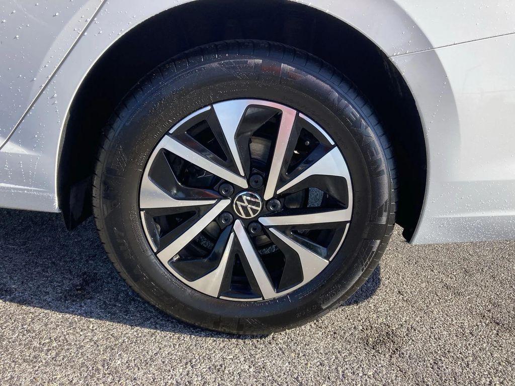 used 2024 Volkswagen Jetta car, priced at $18,492