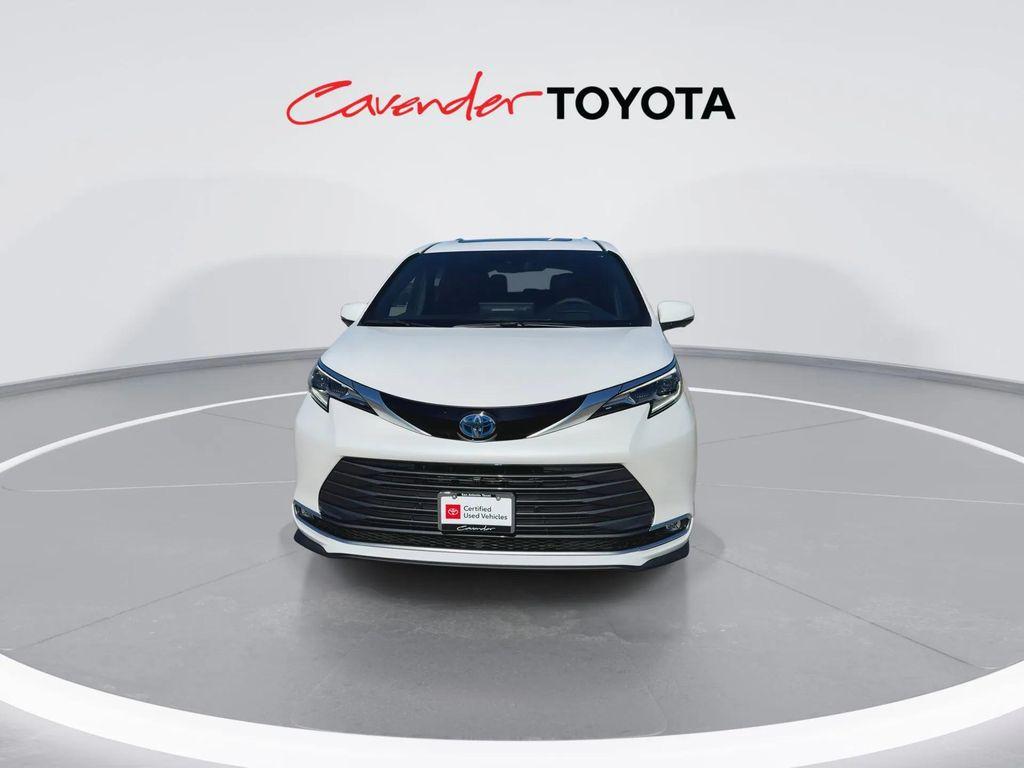 used 2025 Toyota Sienna car, priced at $57,991