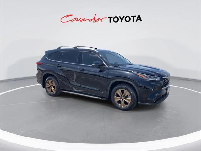 used 2022 Toyota Highlander Hybrid car, priced at $41,991