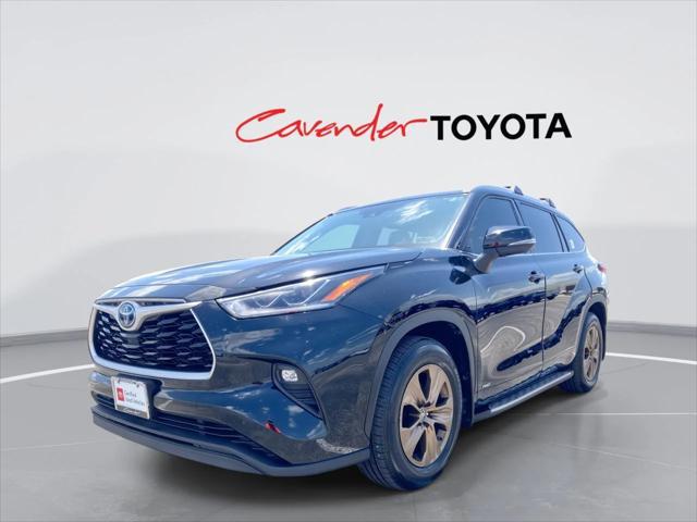 used 2022 Toyota Highlander Hybrid car, priced at $41,991