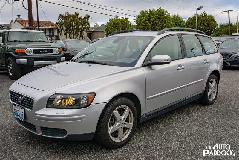 used 2007 Volvo V50 car, priced at $8,500