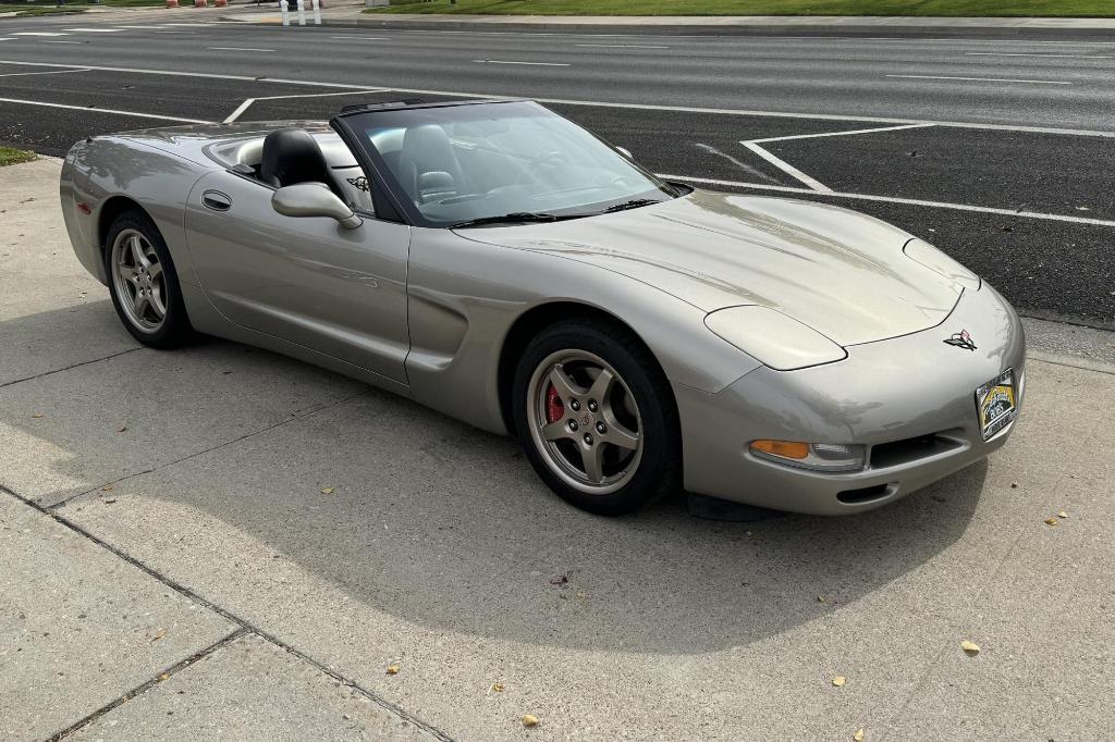 used 2000 Chevrolet Corvette car