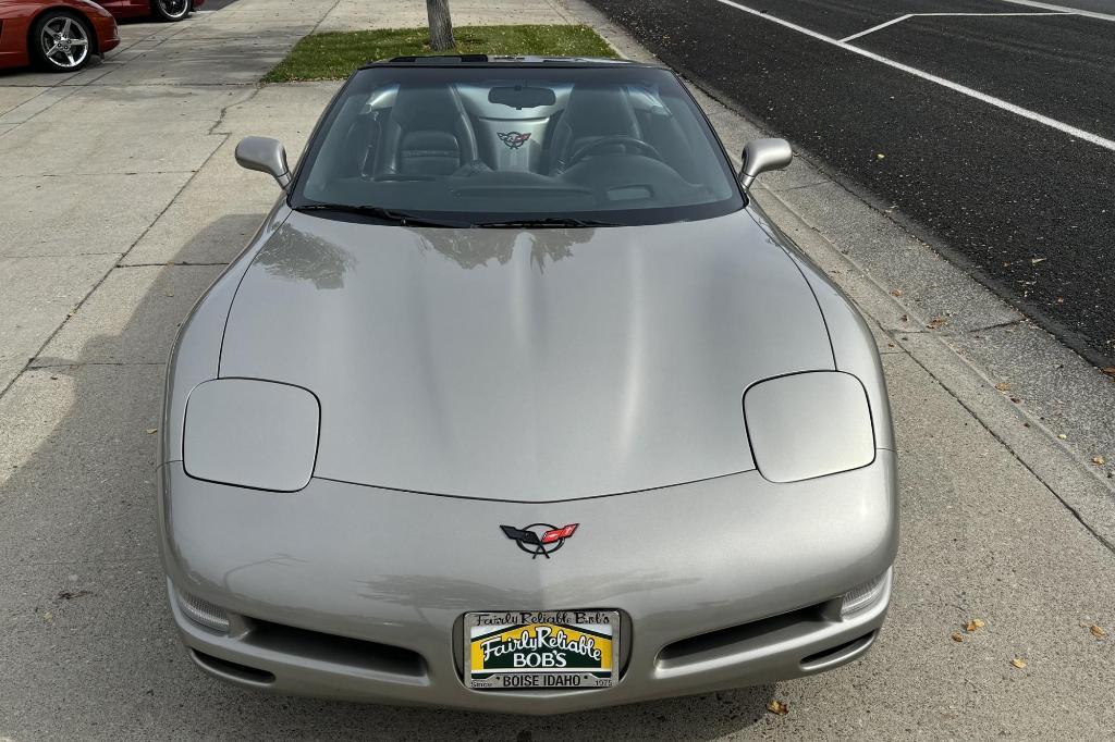 used 2000 Chevrolet Corvette car