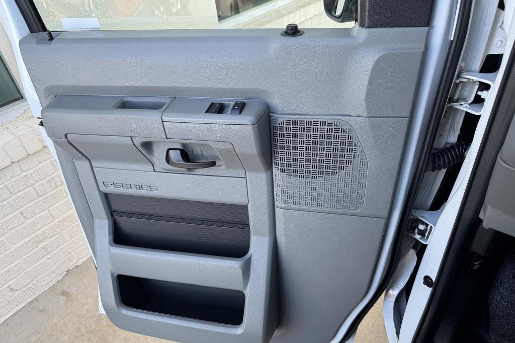 used 2009 Ford E150 car