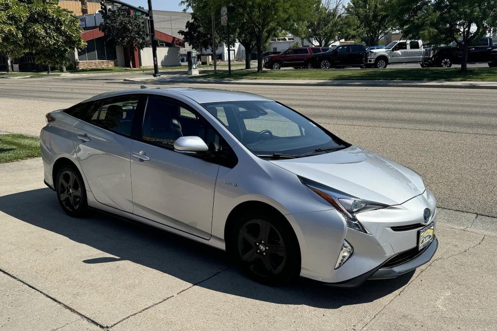 used 2017 Toyota Prius car