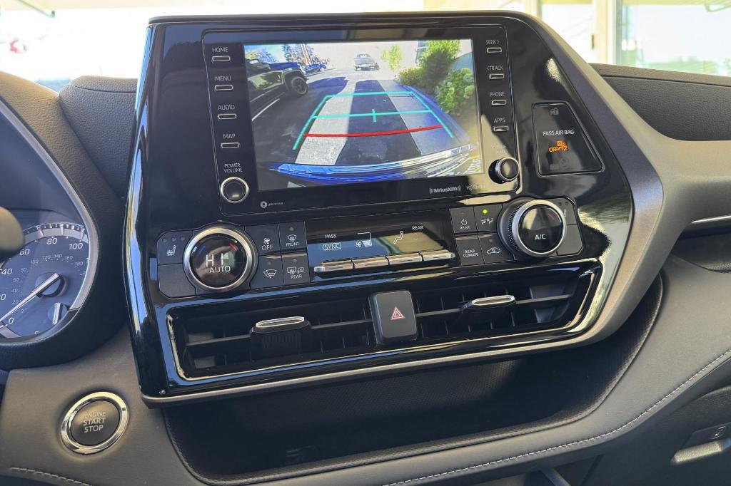 used 2022 Toyota Highlander car