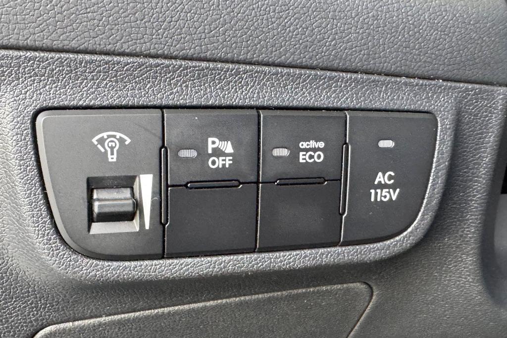 used 2013 Hyundai Veloster car