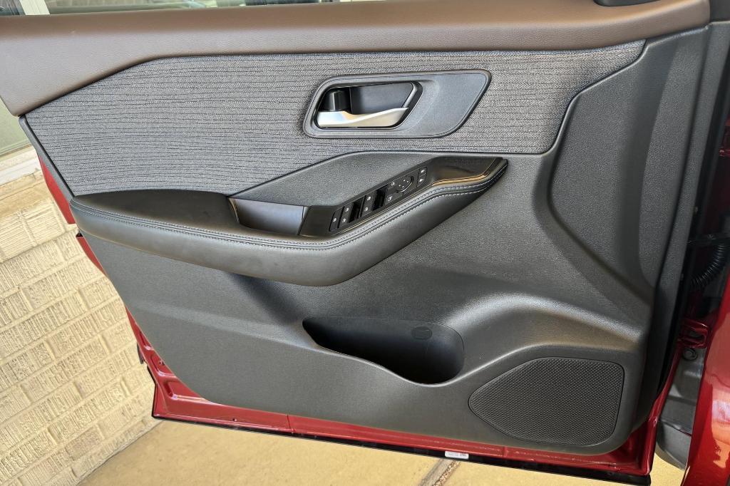 used 2023 Nissan Rogue car