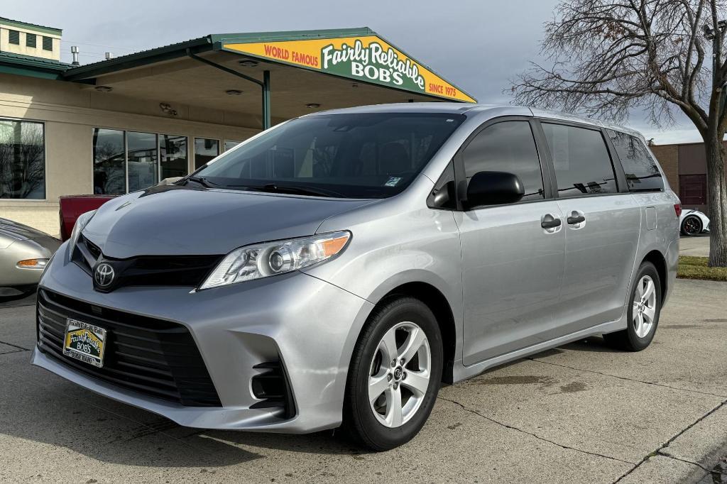 used 2018 Toyota Sienna car