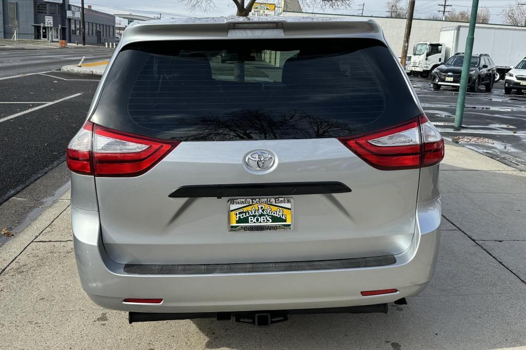 used 2018 Toyota Sienna car