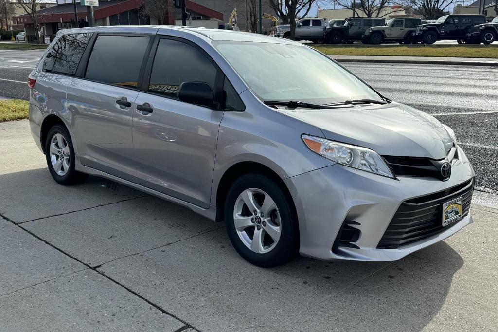 used 2018 Toyota Sienna car