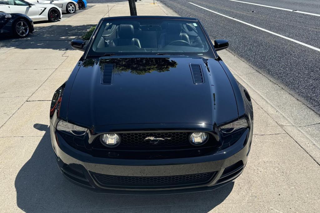 used 2014 Ford Mustang car