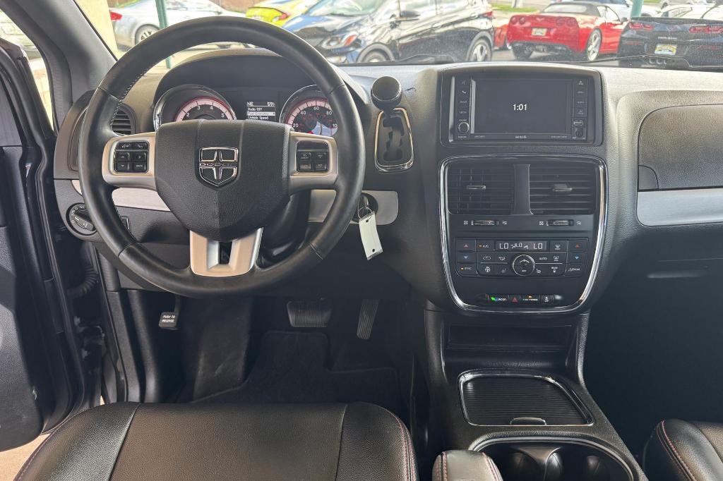 used 2017 Dodge Grand Caravan car