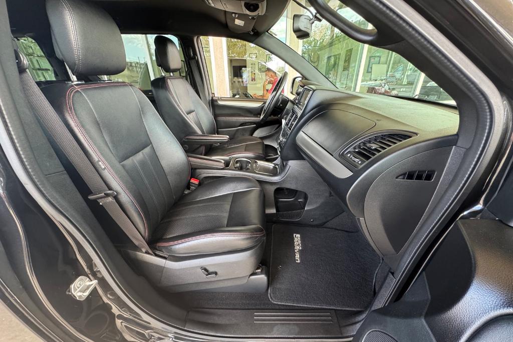 used 2017 Dodge Grand Caravan car