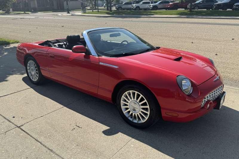 used 2005 Ford Thunderbird car