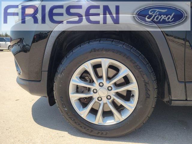 used 2019 Jeep Cherokee car, priced at $12,765