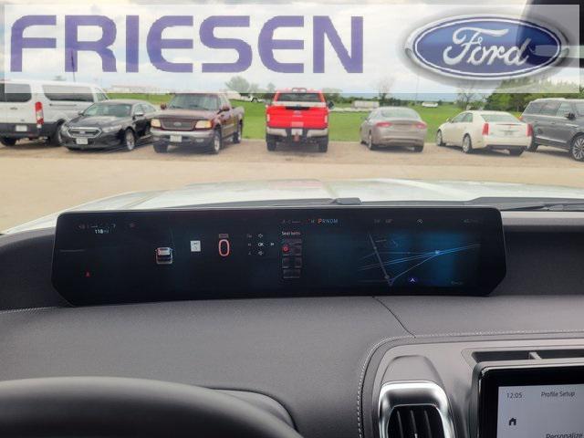 new 2025 Ford Expedition car, priced at $80,800