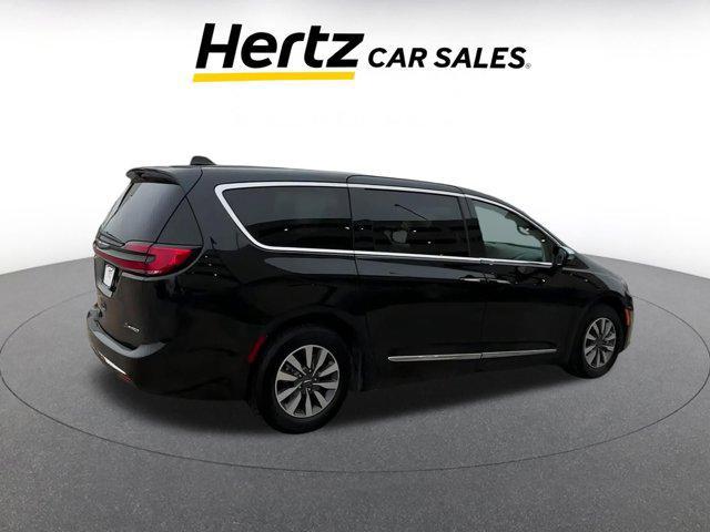 used 2023 Chrysler Pacifica Hybrid car, priced at $30,915