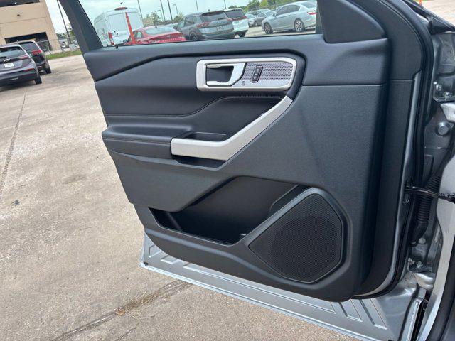 used 2024 Ford Explorer car, priced at $30,758