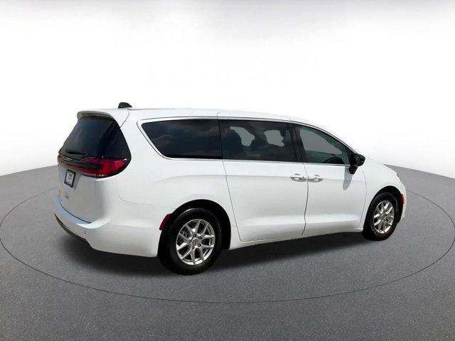 used 2024 Chrysler Pacifica car, priced at $34,246