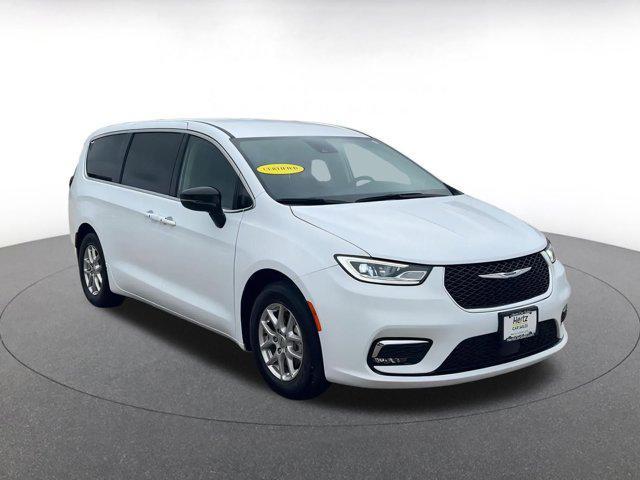 used 2024 Chrysler Pacifica car, priced at $33,453