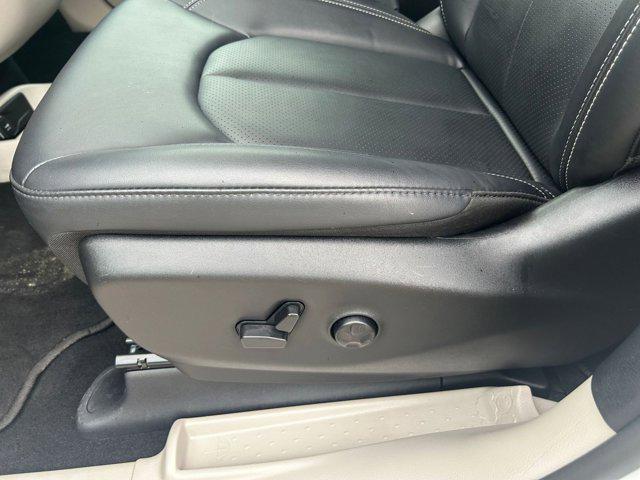 used 2024 Chrysler Pacifica car, priced at $33,912