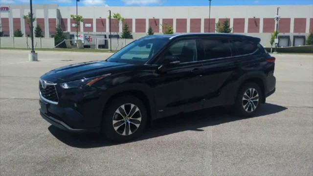 used 2022 Toyota Highlander Hybrid car, priced at $38,025